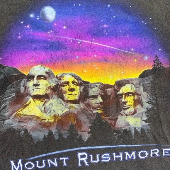 Vintage  Mount Rushmore T Shirt Size Medium Black Faded Graphic Tee Souvenir Y2k - Picture 4 of 12
